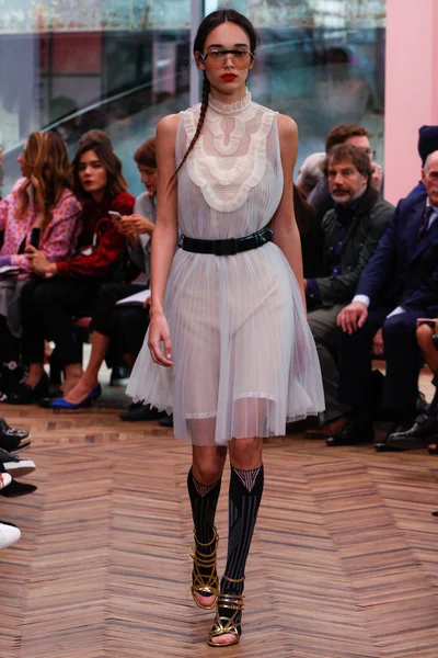 Look 14